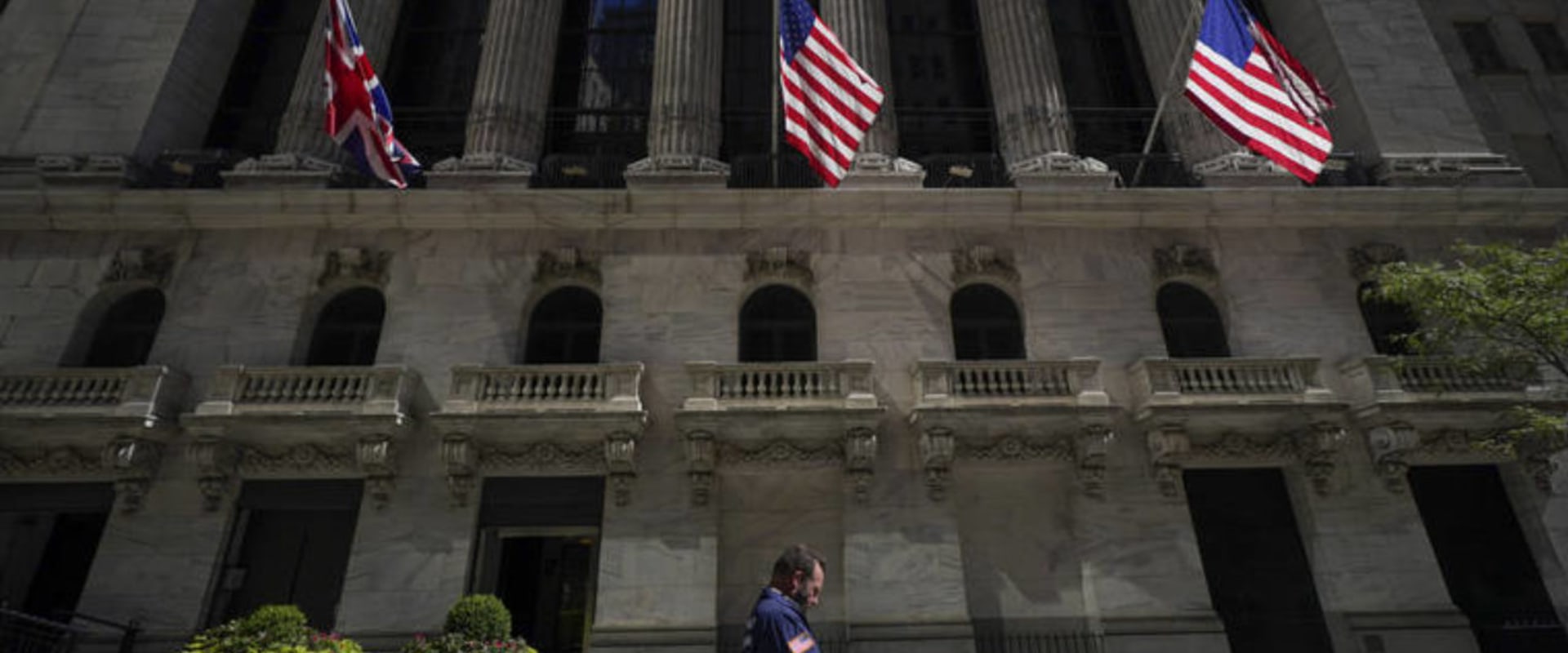 Why is the Stock Market Down Today in the USA?